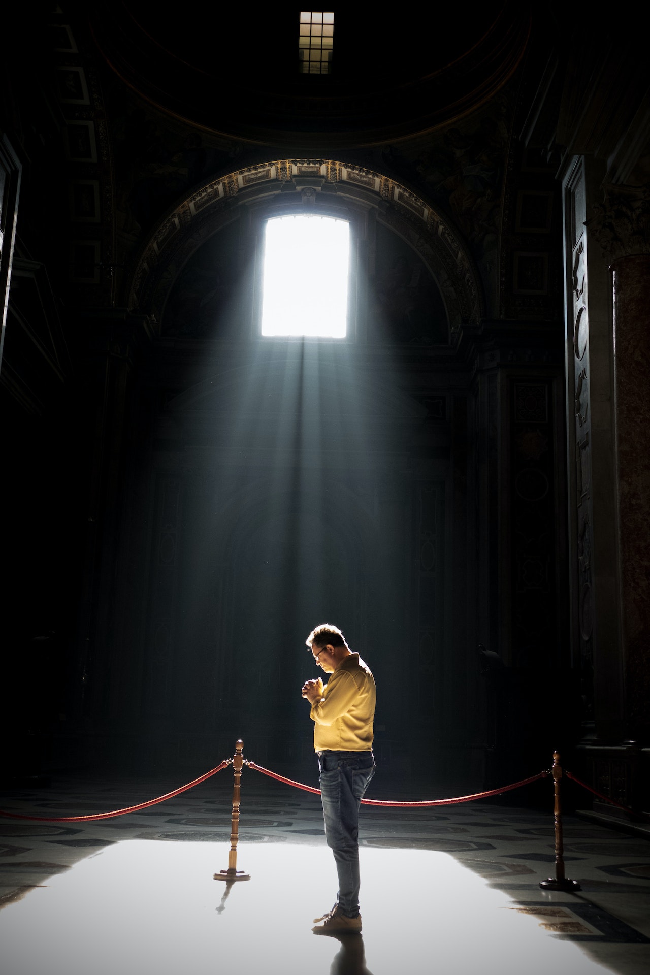 Cómo conocer a Dios - Oración de fe. | Foto: Paulo Marcio dos Santos / Pexels